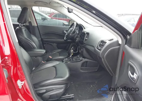 2019 Jeep Compass Altitude 4X4 z USA, uszkodzony, nr VIN 3C4NJDBB4KT812819